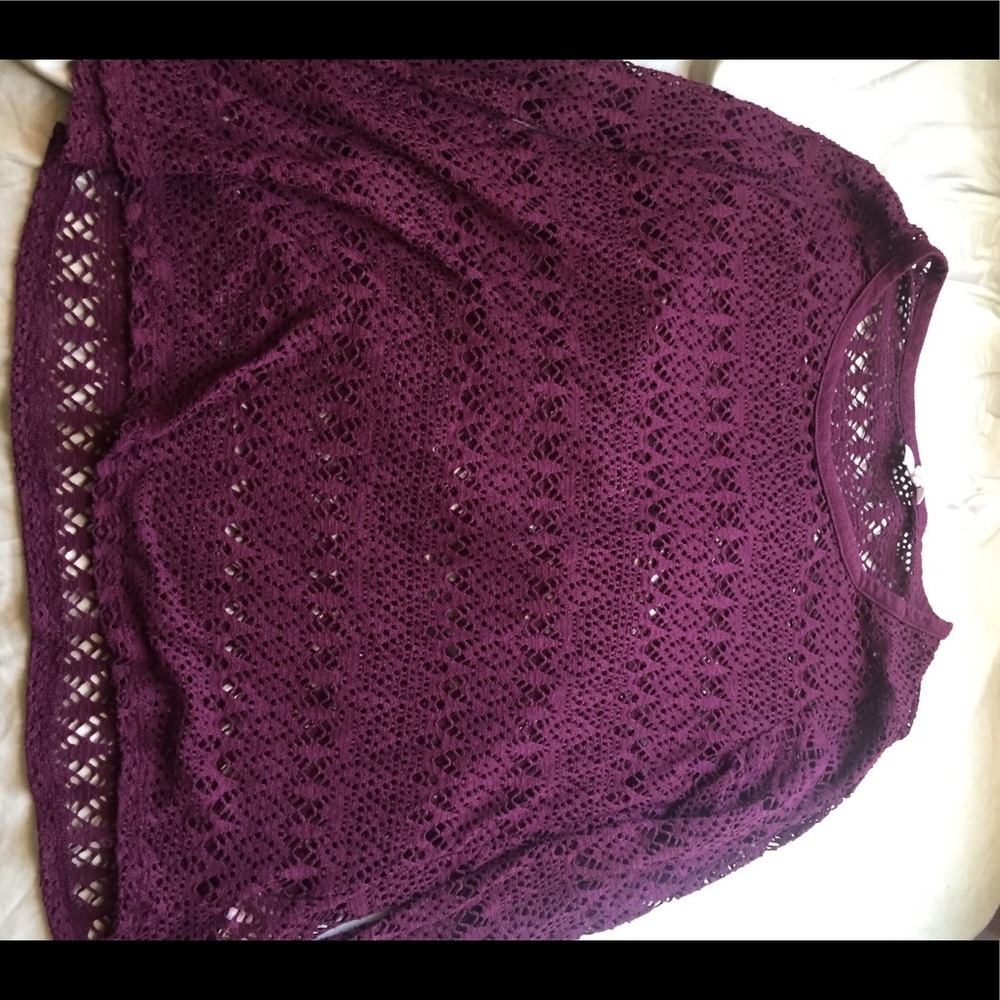 🐚 5/$25 lace or crochet burgundy long sleeves top